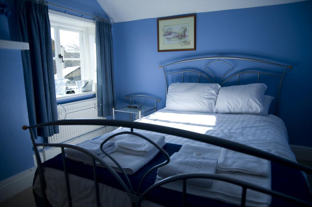 The Three Horseshoes Hotell Alton  Rom bilde